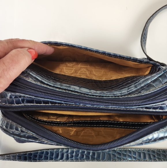 Kathy Van Zeeland Blue Crossbody bag - Picture 16 of 16
